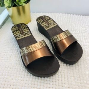 Ipanema wedge sandals brown gold  boho ethnic Sz 7